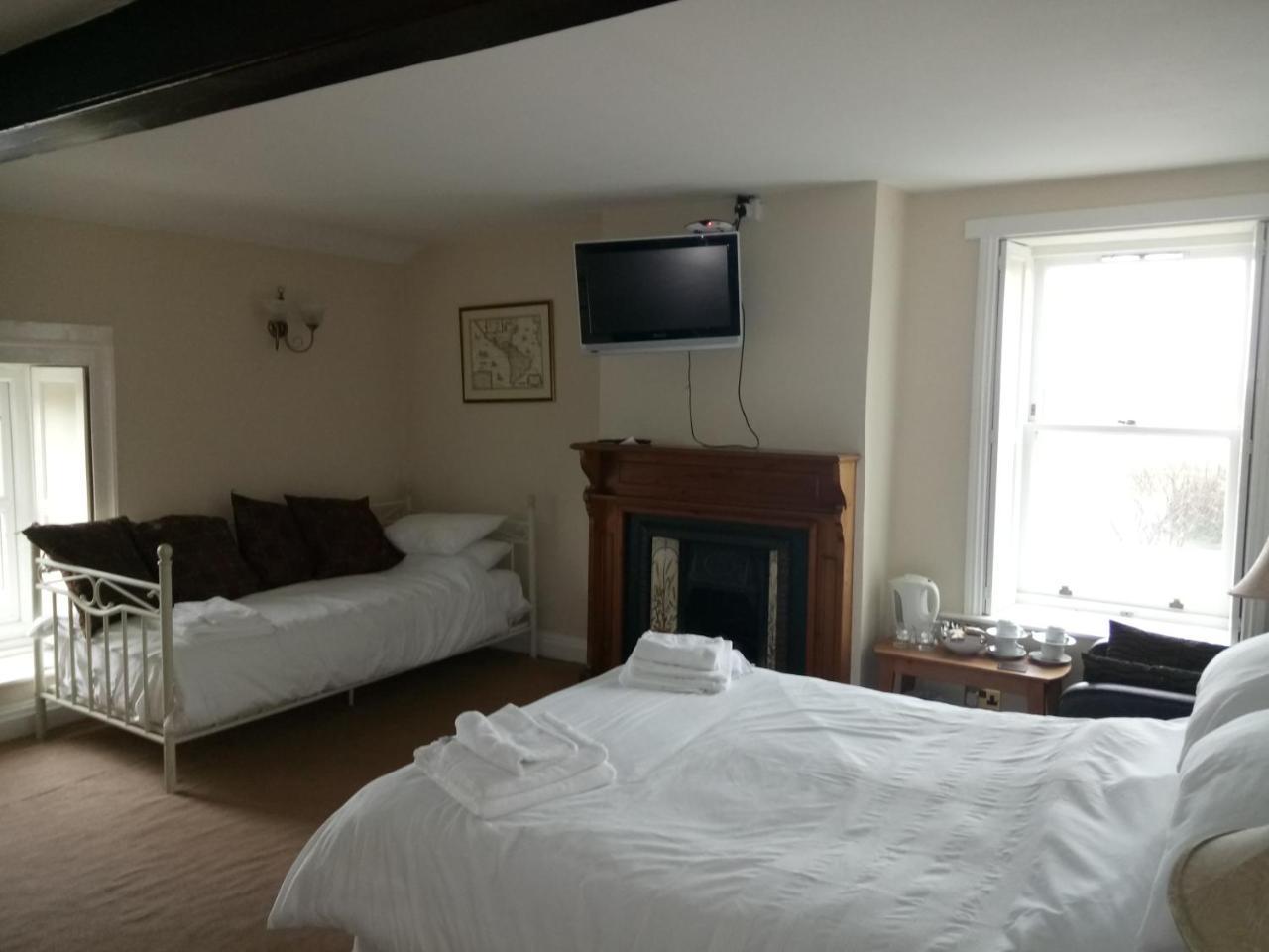 The Dyke Neuk Inn Meldon  Extérieur photo